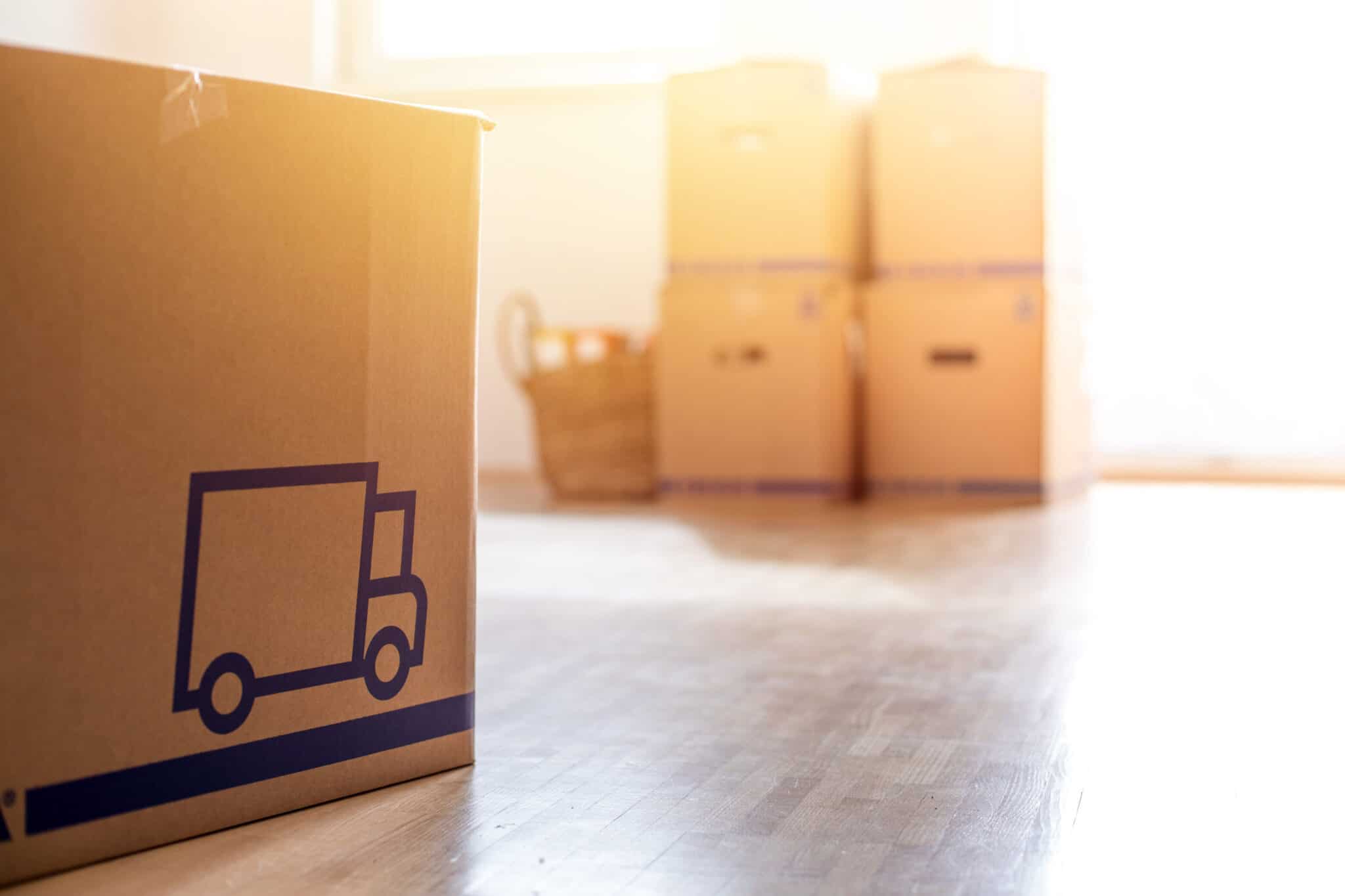 Як зберегти порядок у речах під час переїзду: секрети упаковки від УРА Переїзд
