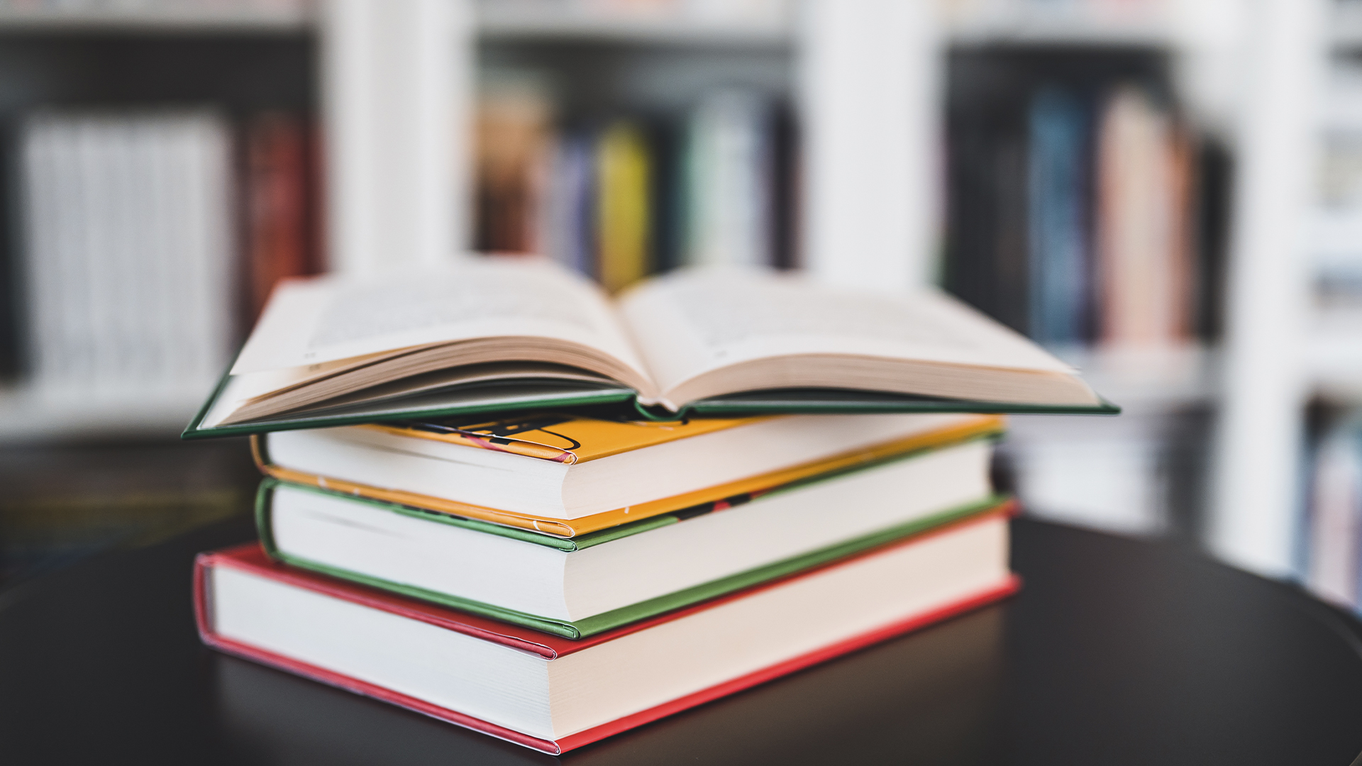 Чому варто звернутися до професіональної типографії для друку книг