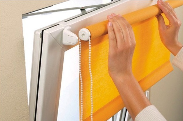 Лучшие причины установить ролеты на пластиковые окна