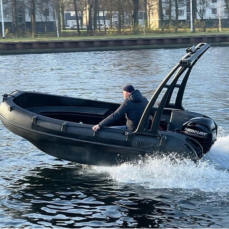 Головні переваги вибору якісного обладнання для моторних човнів