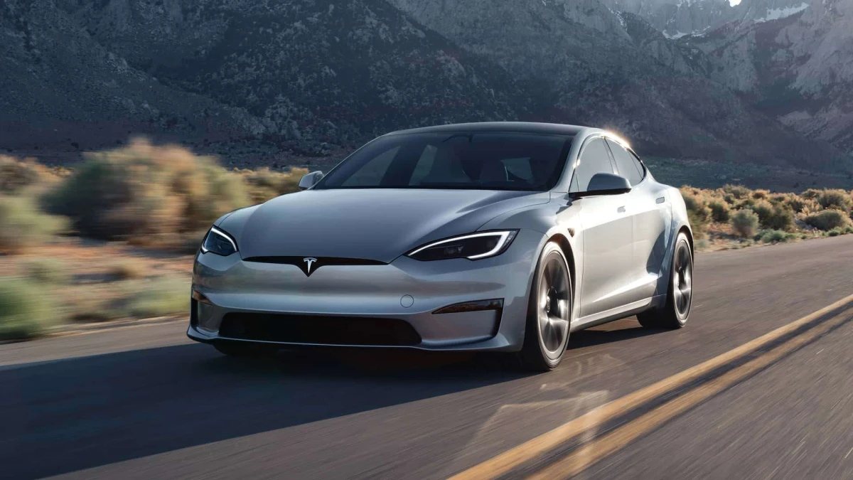 Tesla з аукціону США: як розрахувати повну вартість до ставки
